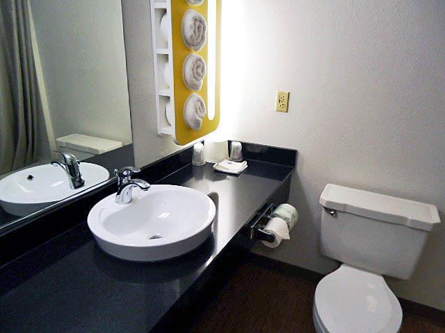 Quality Inn Coraopolis Phòng bức ảnh
