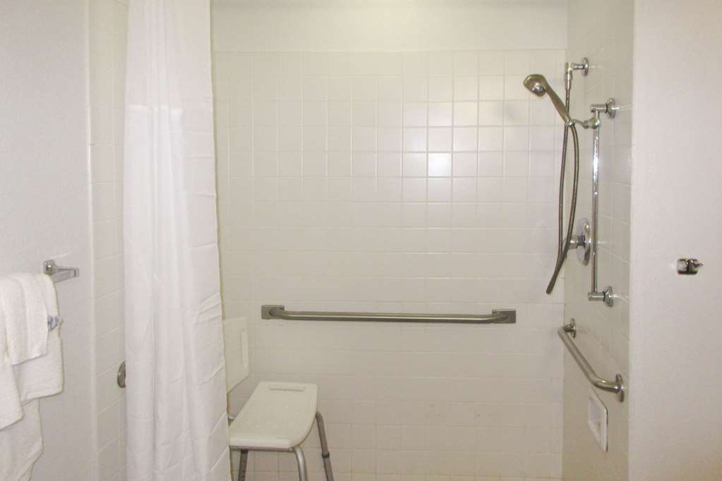 Quality Inn Coraopolis Phòng bức ảnh